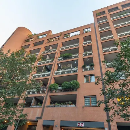 Modern Oasis Opposite Bosco Verticale Milan Exterior photo